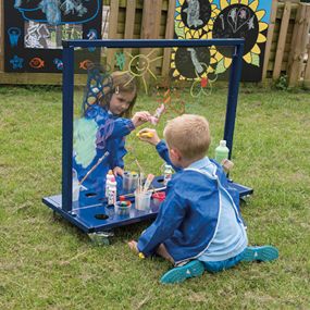 Manoeuvrable Clear Acrylic Painting Easel